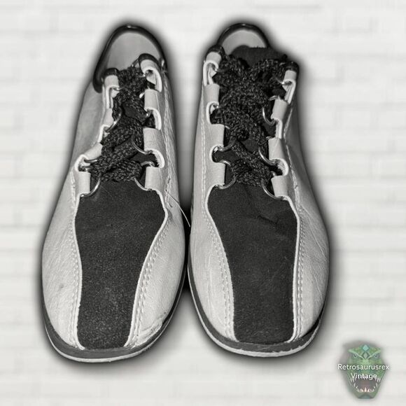 VINTAGE 1970's Retro Twee Two Tone Naugahyde Bowling Shoes, Size 6 - Picture 2 of 7